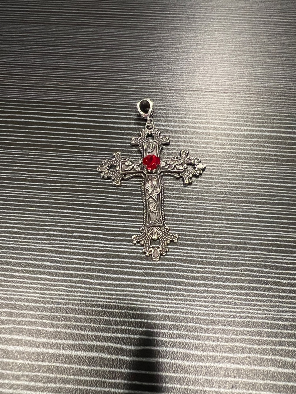 🇺🇸$3🇺🇸 Silver Tone Cross Pendant with Red Gem NIP